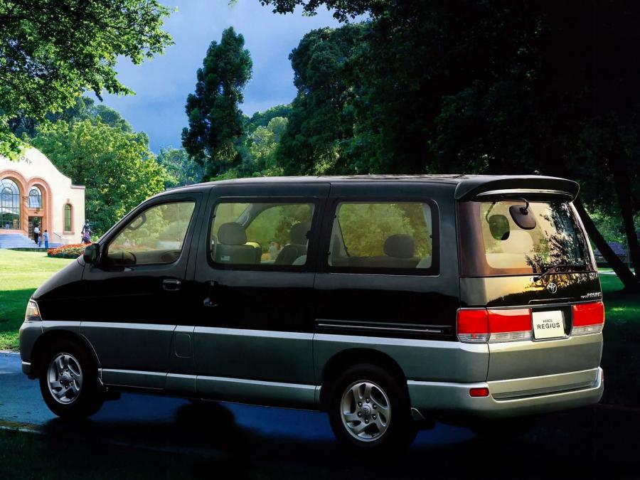  Toyota Hiace Regius 1997 года  (фото 2 из 2)